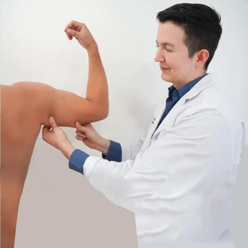 Cirugía de brazos (braquioplastia) en Medellín — Dr. David Delgado
