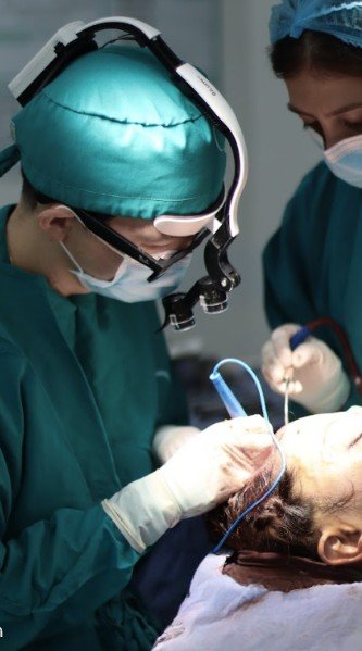 Incisión de frontoplastia en Colombia con el Dr. David Delgado