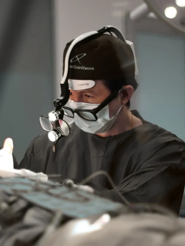 Mentoplastia para perfiloplastia en Medellín, Colombia - Cirujano plástico David Delgado